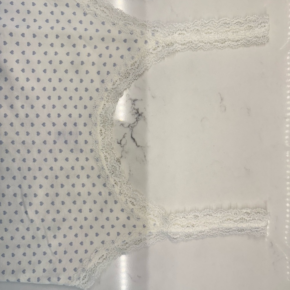 Brandy Melville White Heart Pattern Tank Top - Picture 4 of 4